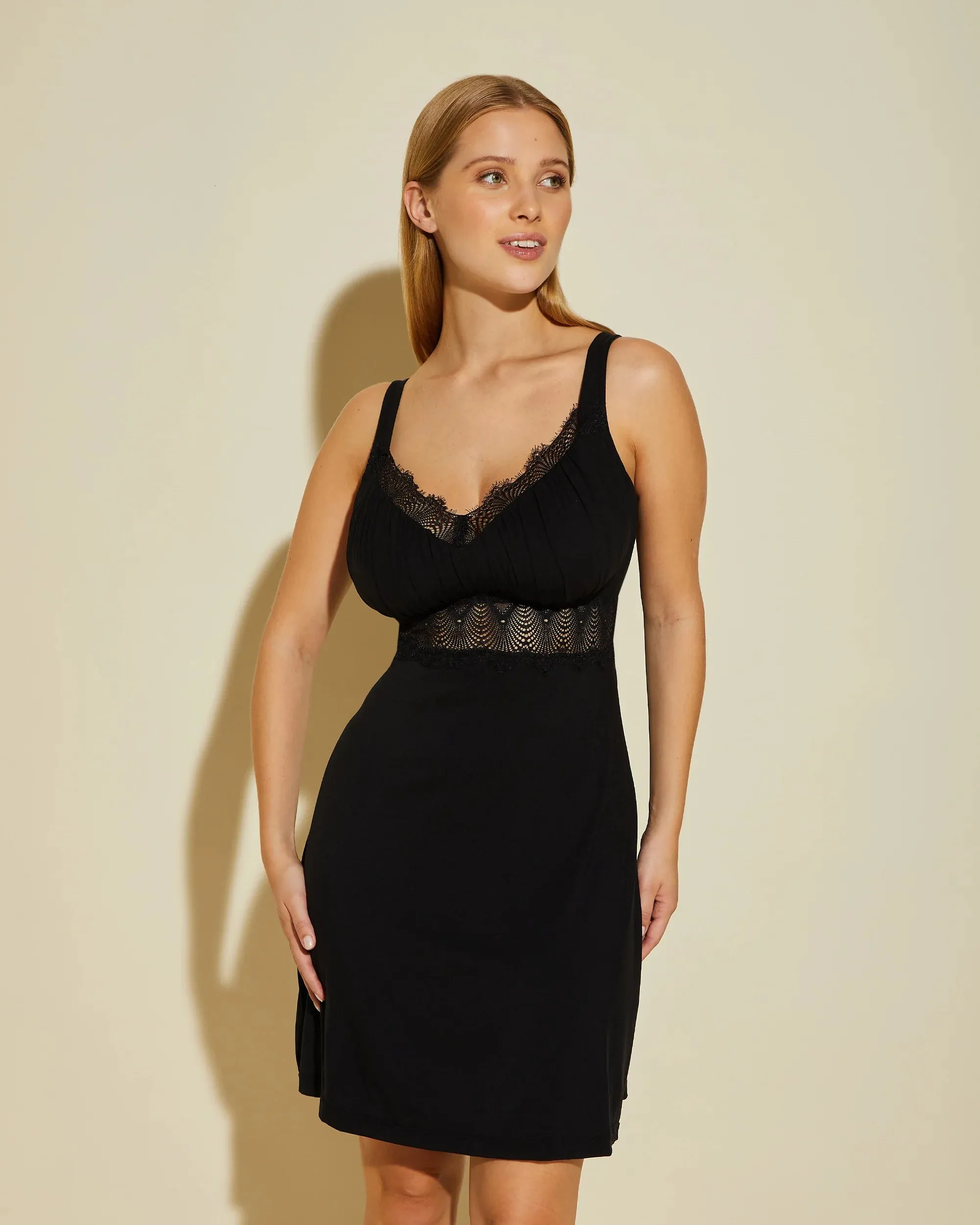 Allure Curvy Chemise | Black