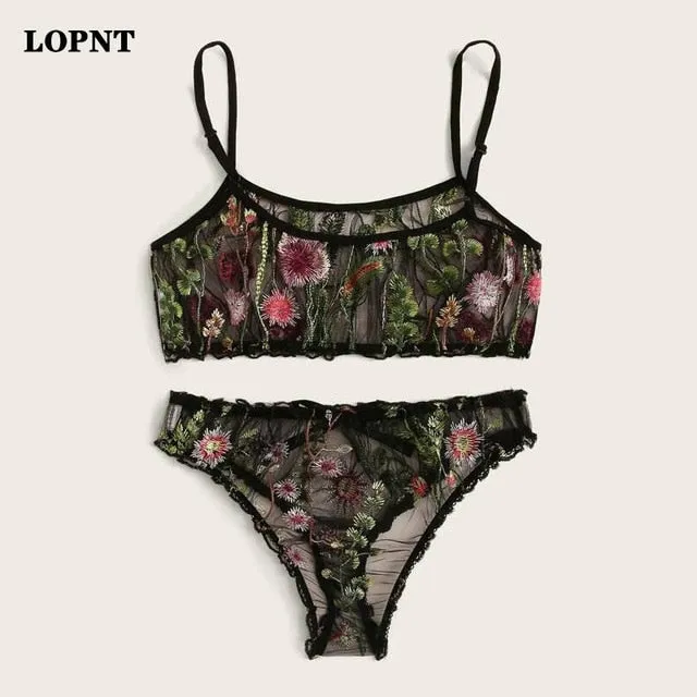 BlackTree  sexy Embroidery lingerie set .