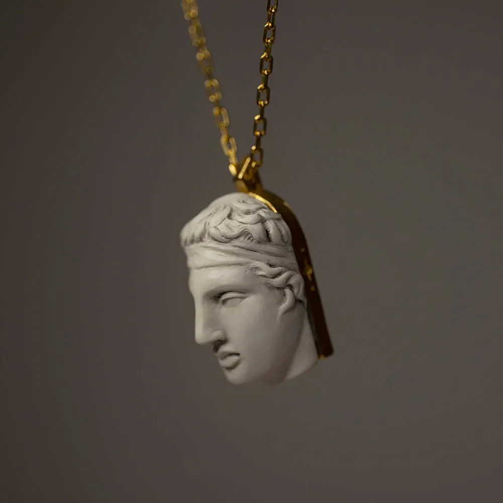 Diadumenos pendant