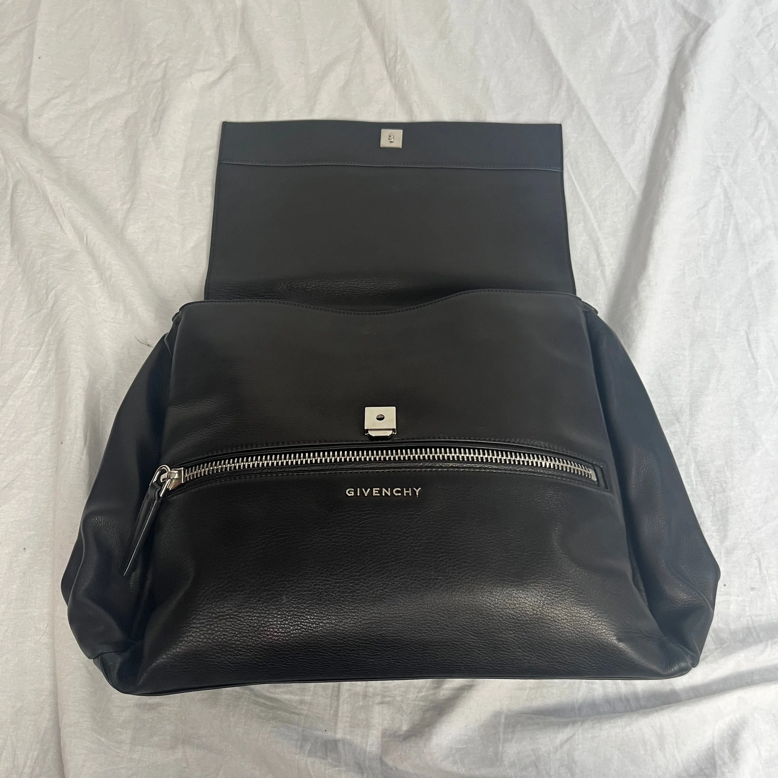 Givenchy Black Smooth Leather Large Shoulderbag