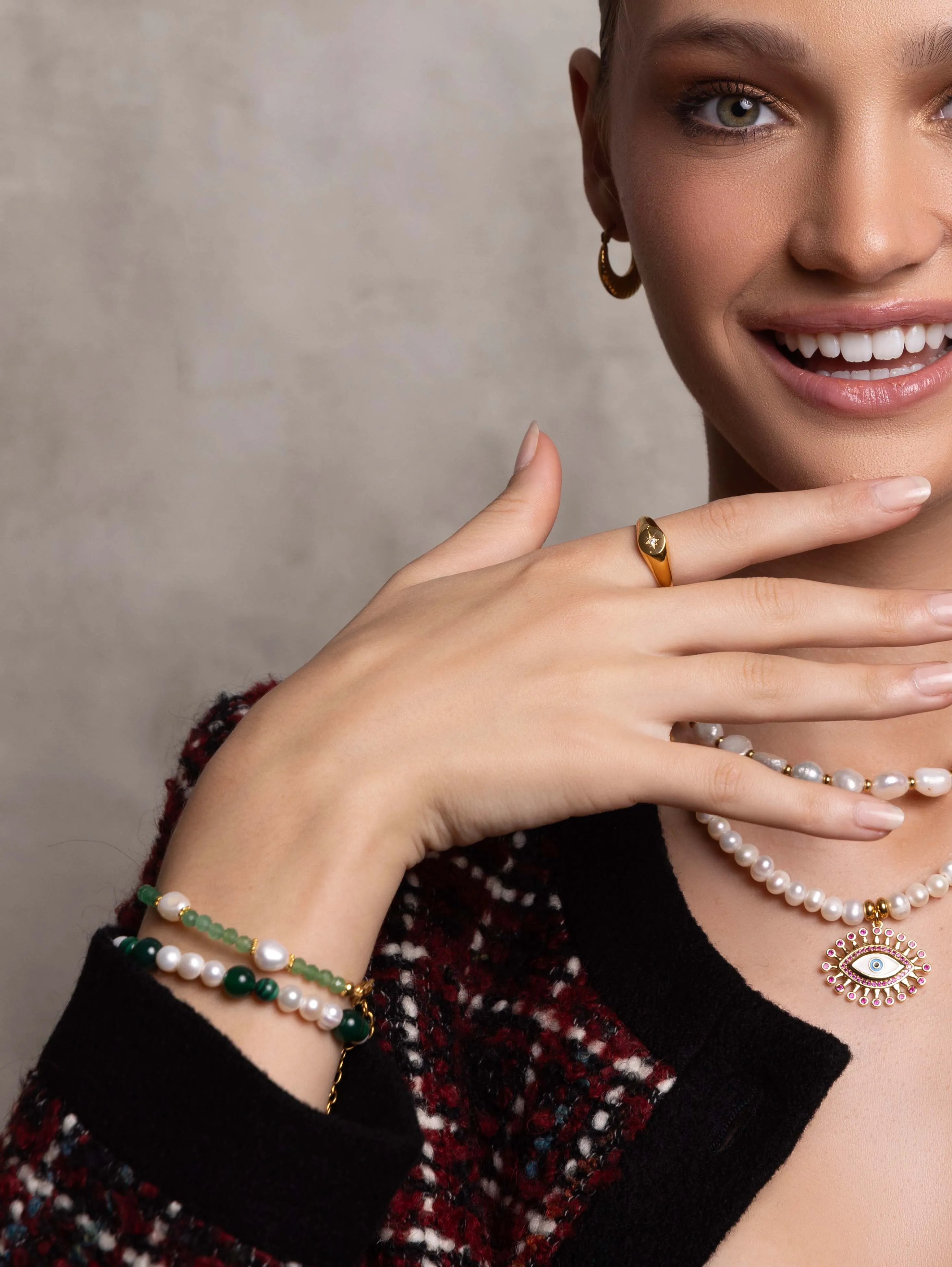 Women's Wristband with Pearls and Malachite